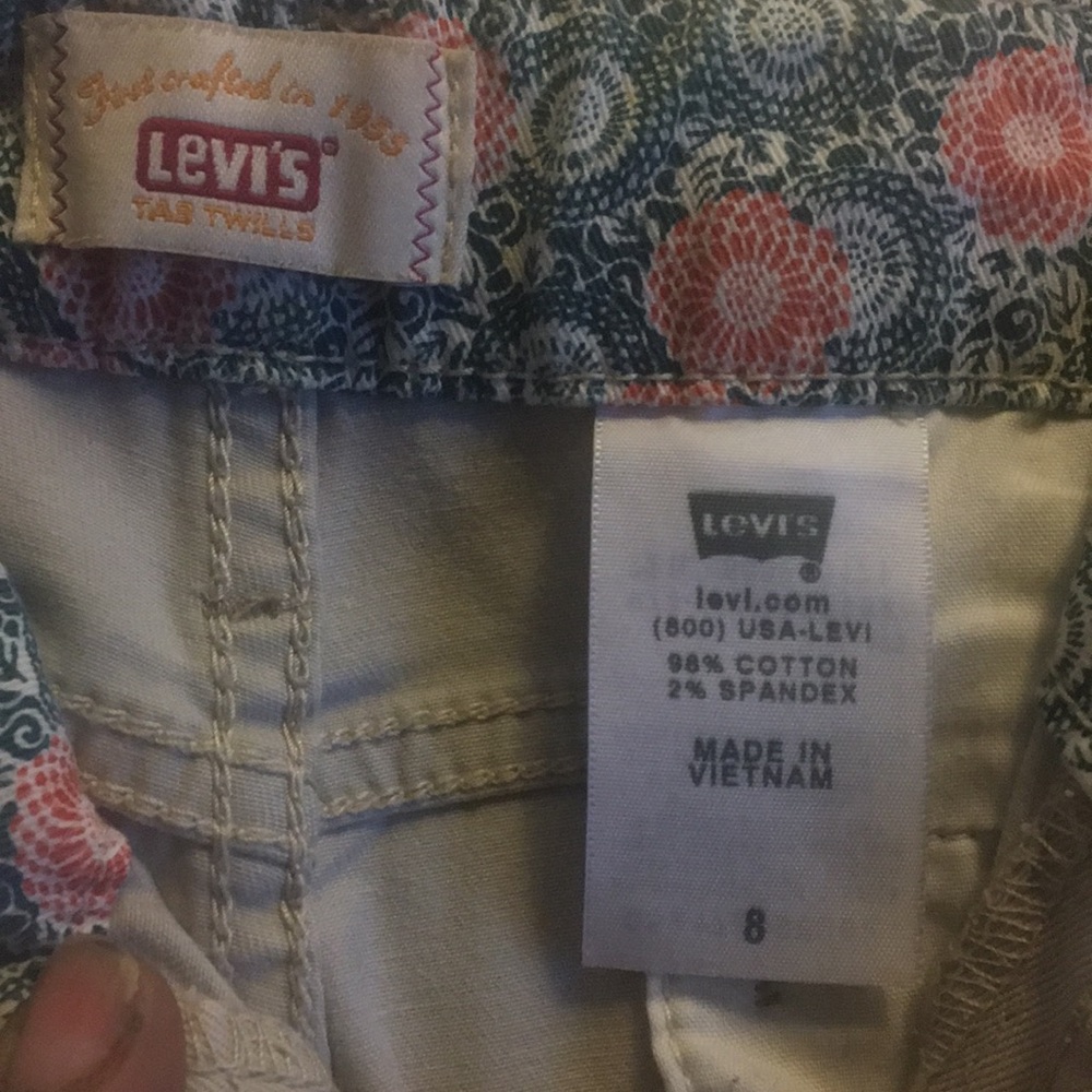 Levi’s Capris - image 4